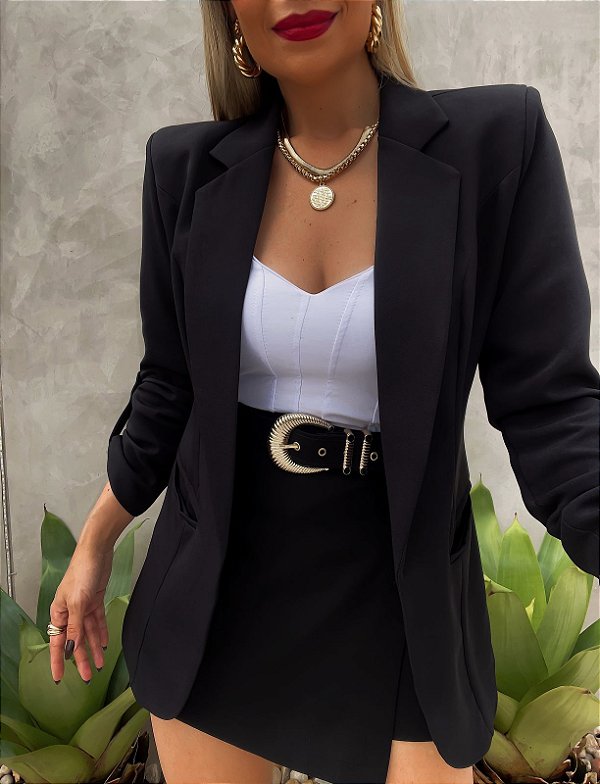 Inspire se na alfaiataria tops e saias para looks de sucesso no trabalho