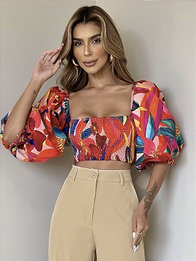 Top feminino 7 modelos essenciais para seu guarda roupa